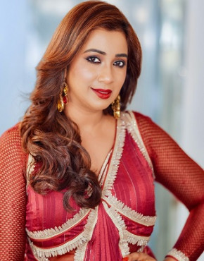 ভক্তের কাণ্ডে আবেগাপ্লুত শ্রেয়া!